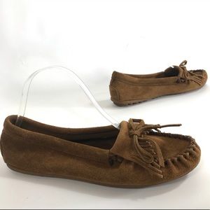 Minnetonka Kilty Fringe Moccasins Flats Shoes sz 9.5